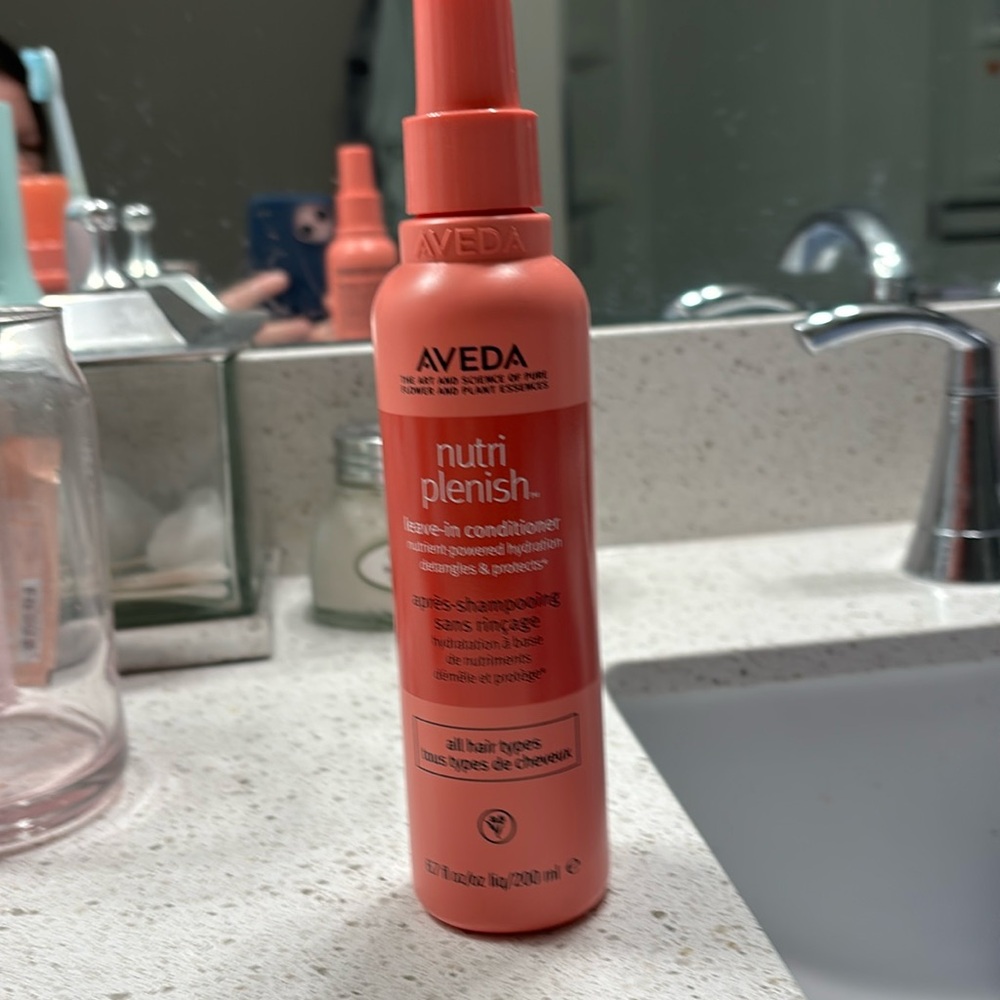 Aveda Nutriplenish leave in conditioner